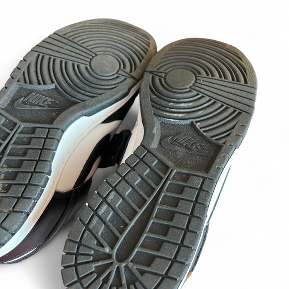 Nike Dunk Low Men’s 9.5 – Black /White Classic - Picture 8 of 9